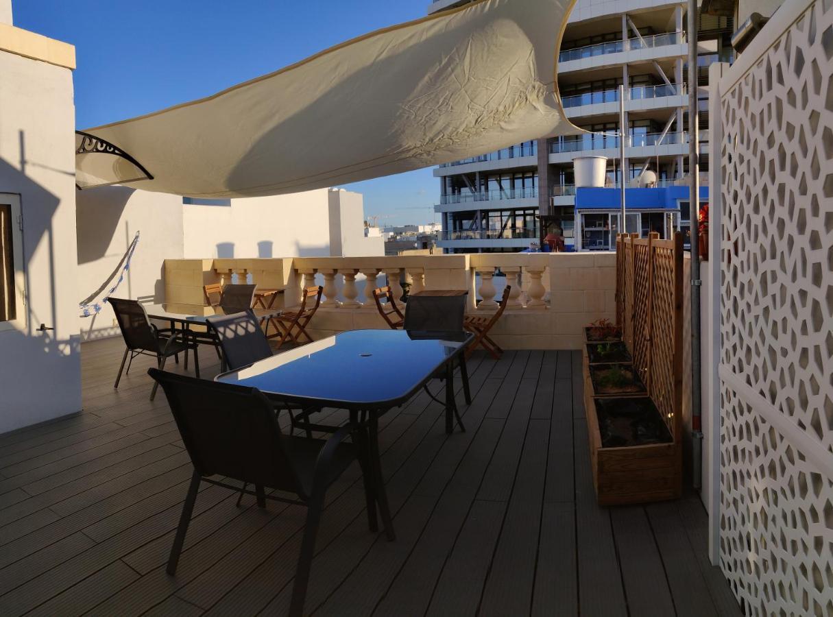 Walter'S B&B Gzira Exteriör bild
